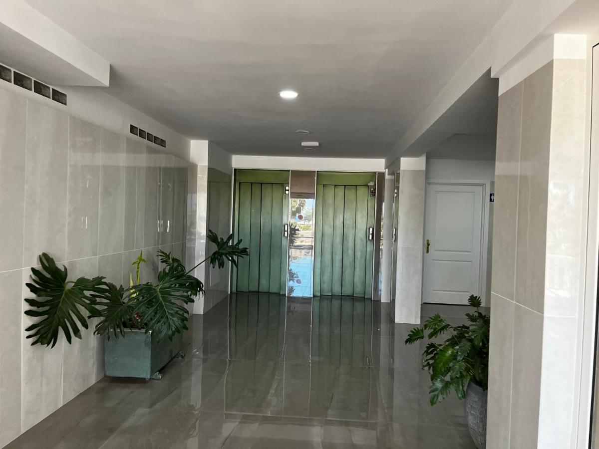 Borinquen Studio Apartment Playa Feñabe Eksteriør billede